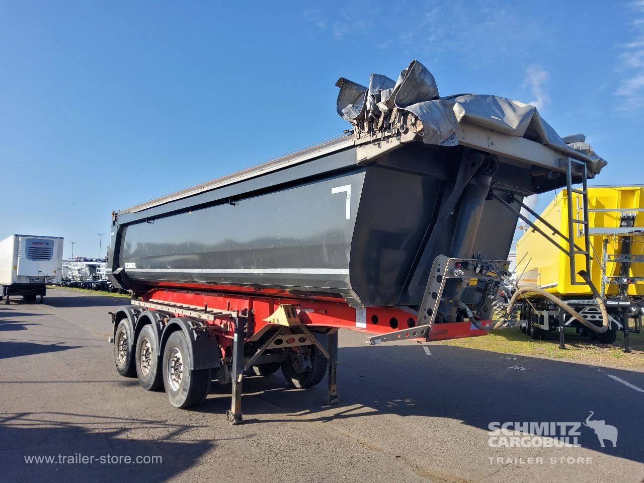 SCHMITZ Auflieger Kipper Stahlrundmulde 24m³ - Puspiekabe pašizgāzējs: foto 1 SCHMITZ Auflieger Kipper Stahlrundmulde 24m³ - Puspiekabe pašizgāzējs: foto 1