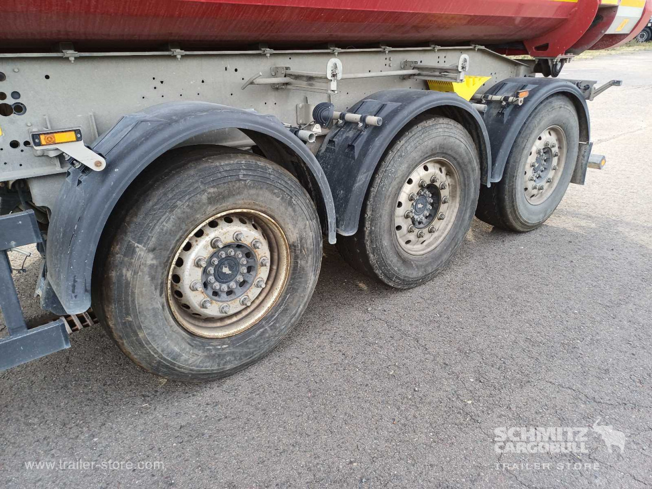 SCHMITZ Auflieger Kipper Stahlrundmulde 28m³ - Puspiekabe pašizgāzējs: foto 2 SCHMITZ Auflieger Kipper Stahlrundmulde 28m³ - Puspiekabe pašizgāzējs: foto 2
