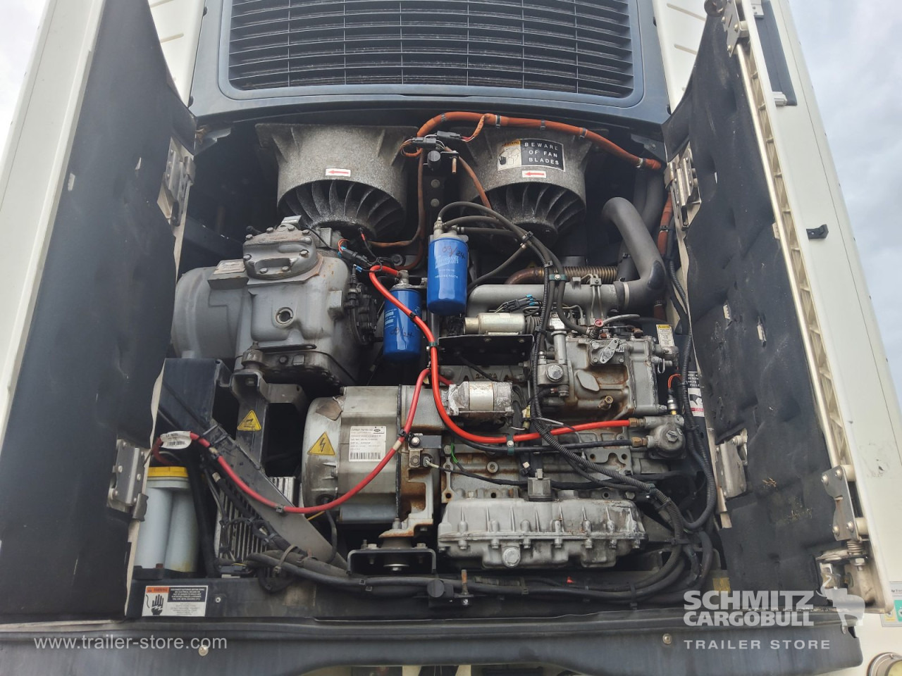 SCHMITZ Auflieger Tiefkühler Multitemp - Puspiekabe izotermiskais: foto 2 SCHMITZ Auflieger Tiefkühler Multitemp - Puspiekabe izotermiskais: foto 2