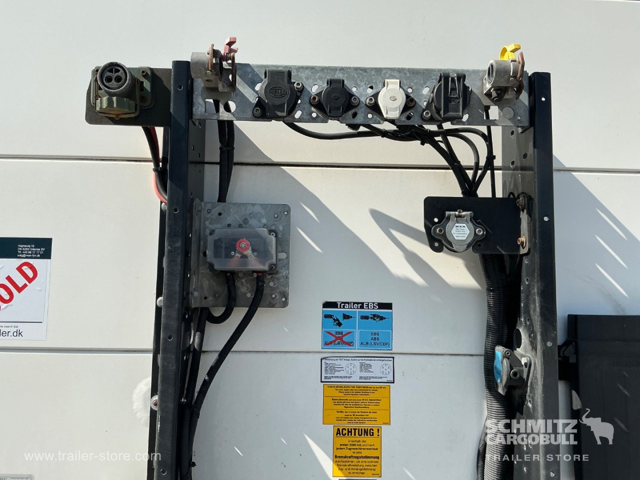 Puspiekabe slēgtā virsbūve KEL-BERG Dryfreight Standard Taillift: foto 15
