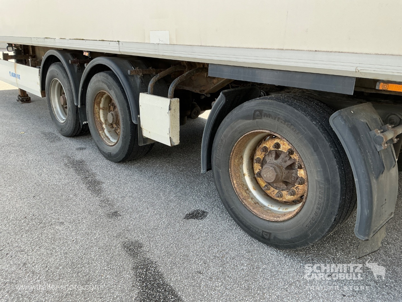 KRONE Dryfreight Standard Taillift - Puspiekabe slēgtā virsbūve: foto 2 KRONE Dryfreight Standard Taillift - Puspiekabe slēgtā virsbūve: foto 2