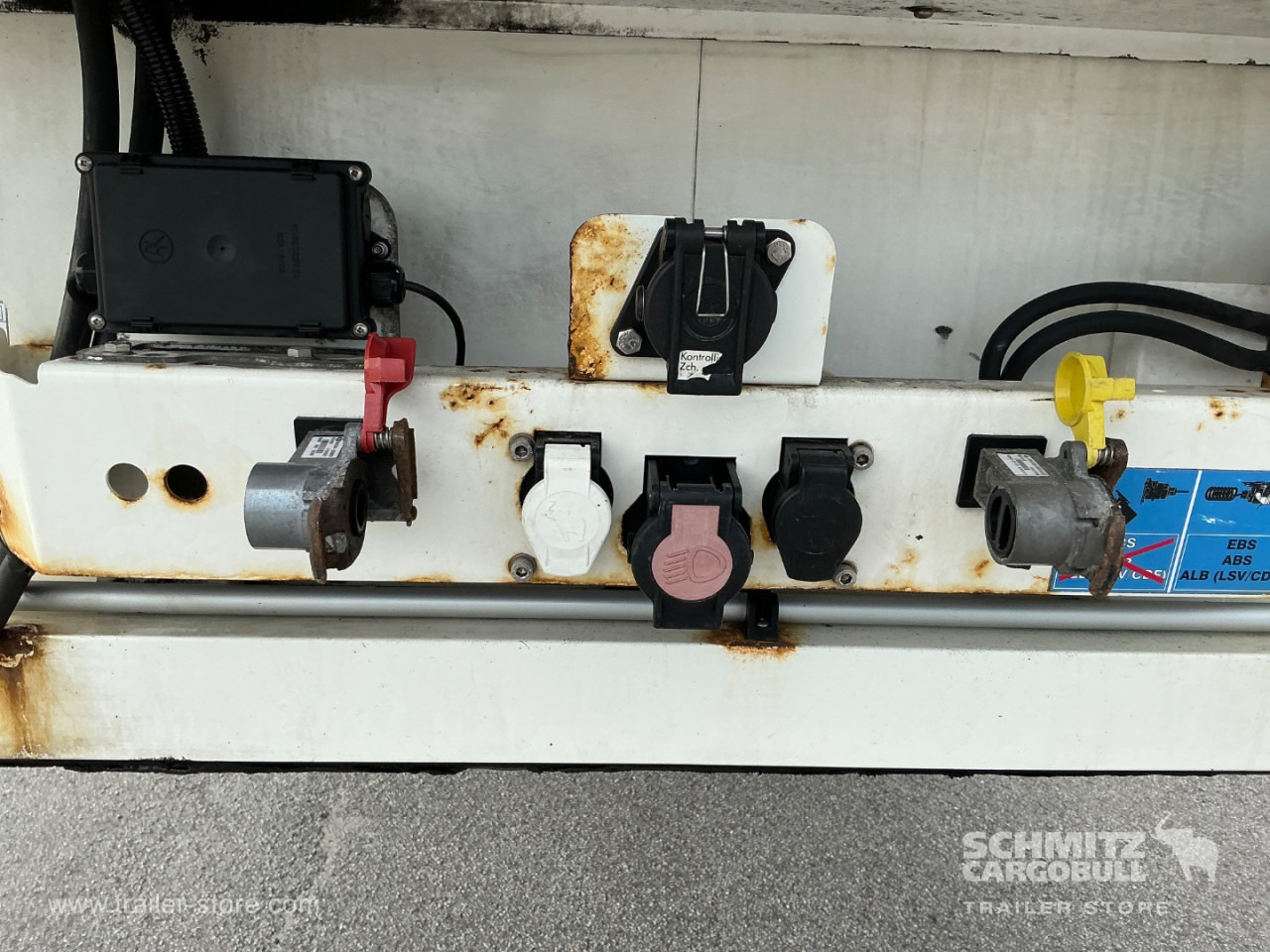 SCHMITZ Reefer Multitemp Double deck Taillift - Puspiekabe izotermiskais: foto 4 SCHMITZ Reefer Multitemp Double deck Taillift - Puspiekabe izotermiskais: foto 4