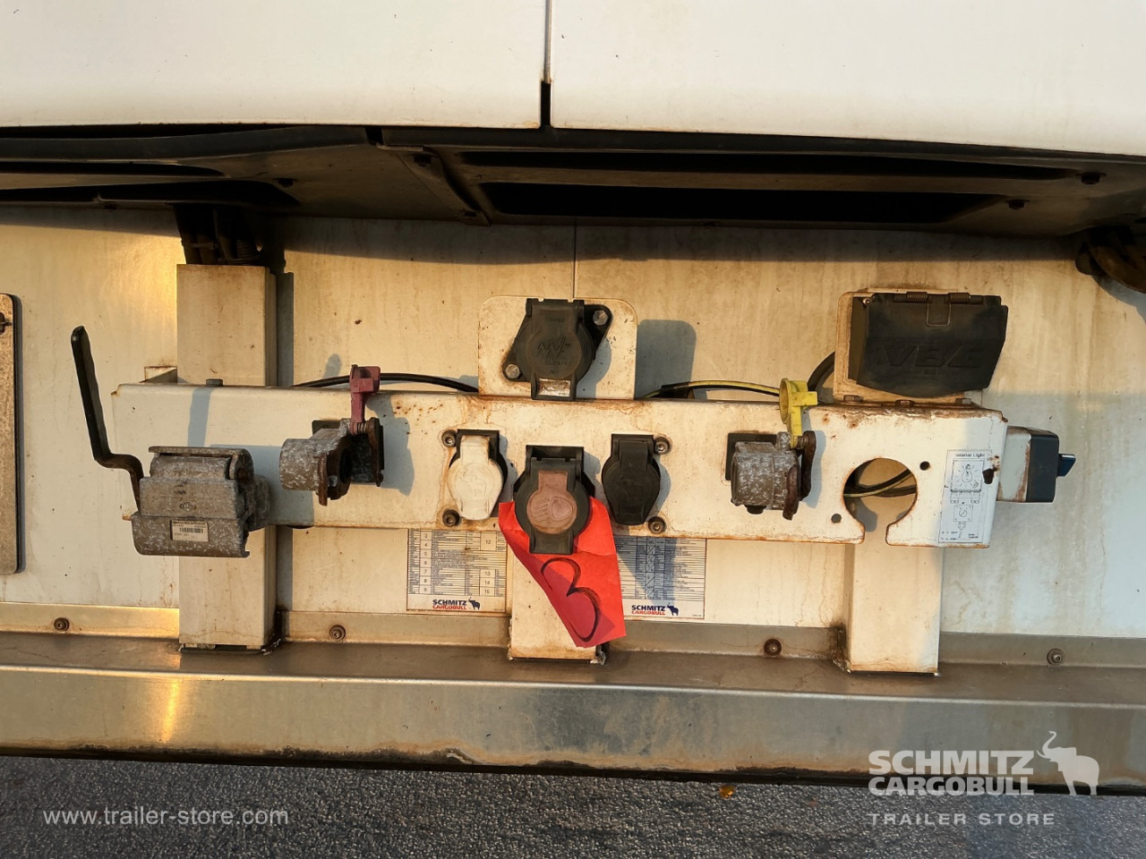 SCHMITZ Reefer Standard Double deck - Puspiekabe izotermiskais: foto 4 SCHMITZ Reefer Standard Double deck - Puspiekabe izotermiskais: foto 4