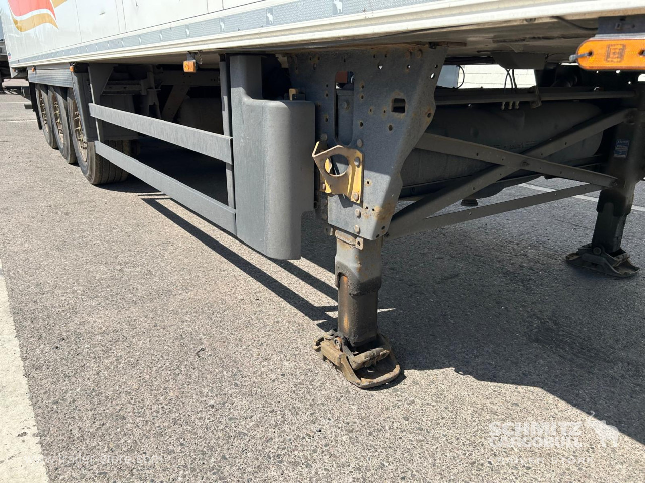 SCHMITZ Reefer Multitemp - Puspiekabe izotermiskais: foto 2 SCHMITZ Reefer Multitemp - Puspiekabe izotermiskais: foto 2