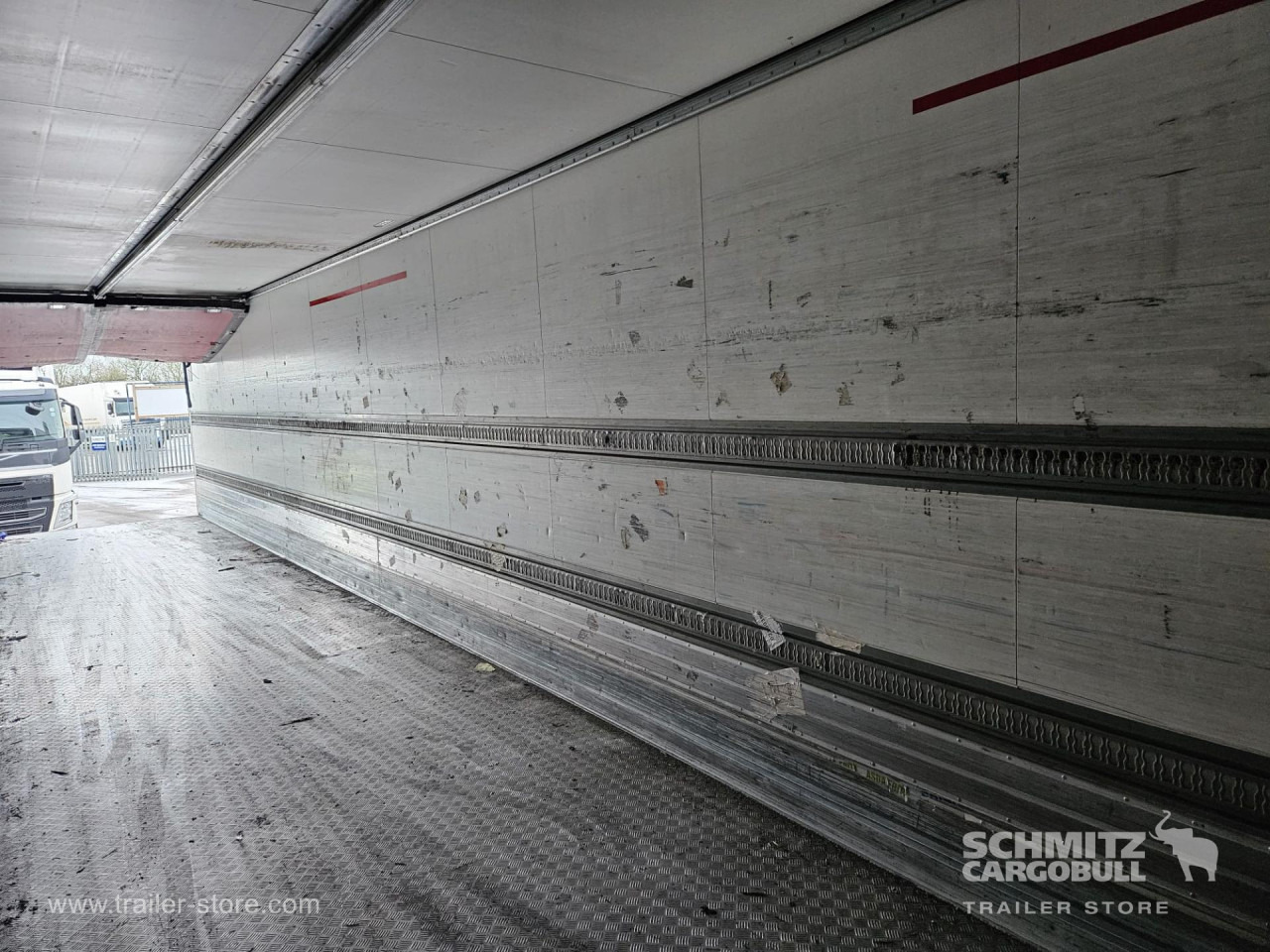 SCHMITZ Reefer Multitemp - Puspiekabe izotermiskais: foto 4 SCHMITZ Reefer Multitemp - Puspiekabe izotermiskais: foto 4