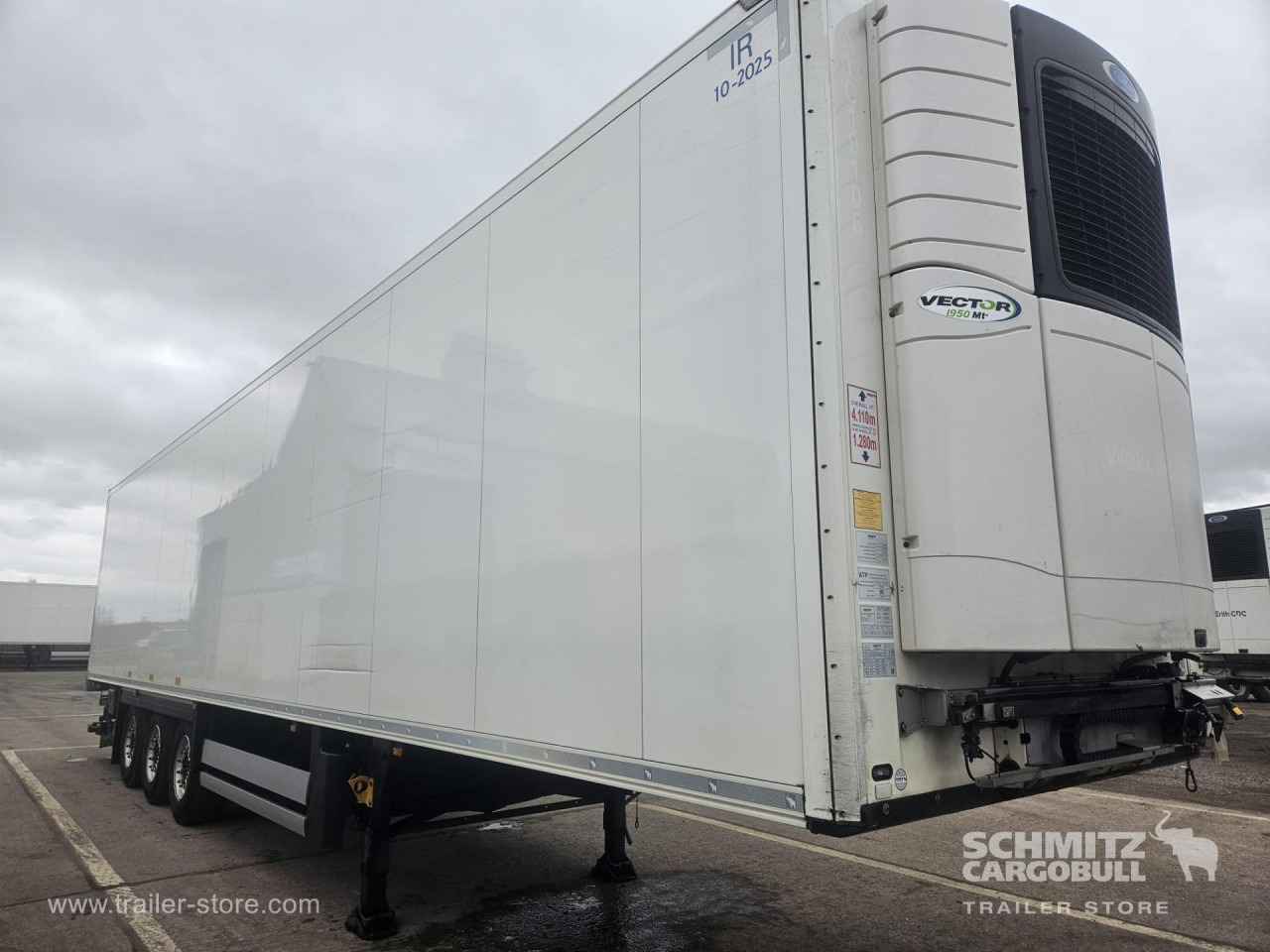 SCHMITZ Reefer Multitemp Taillift - Puspiekabe izotermiskais: foto 1 SCHMITZ Reefer Multitemp Taillift - Puspiekabe izotermiskais: foto 1