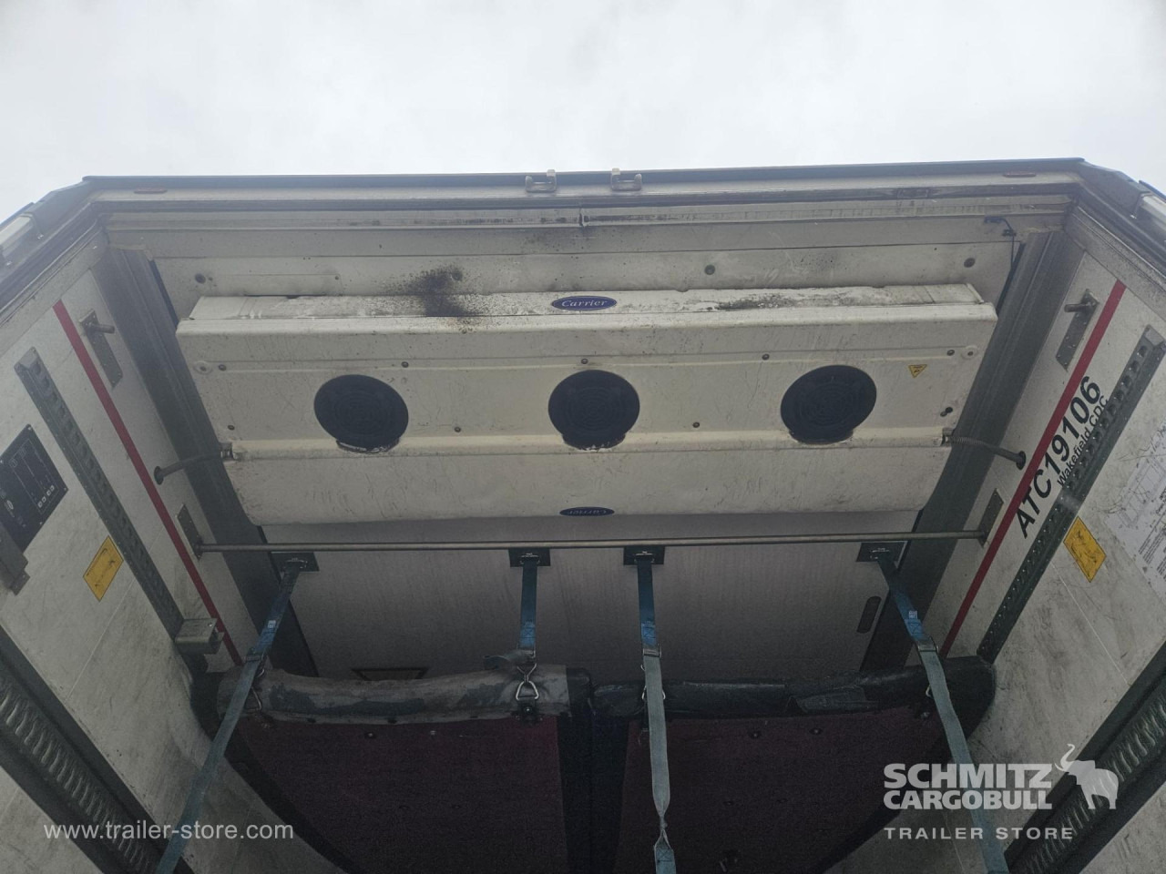 SCHMITZ Reefer Multitemp Taillift - Puspiekabe izotermiskais: foto 3 SCHMITZ Reefer Multitemp Taillift - Puspiekabe izotermiskais: foto 3