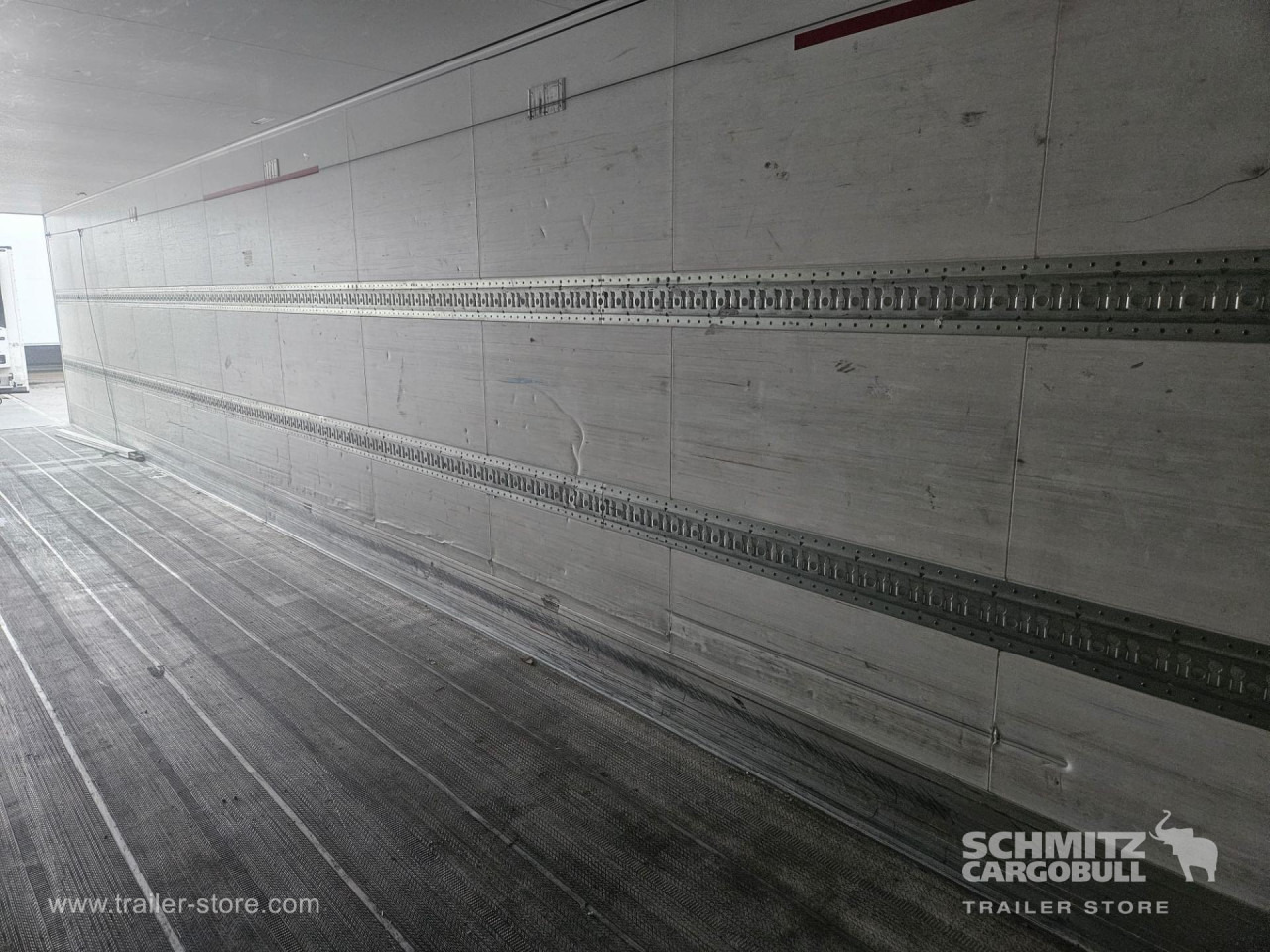 SCHMITZ Reefer Standard - Puspiekabe izotermiskais: foto 3 SCHMITZ Reefer Standard - Puspiekabe izotermiskais: foto 3