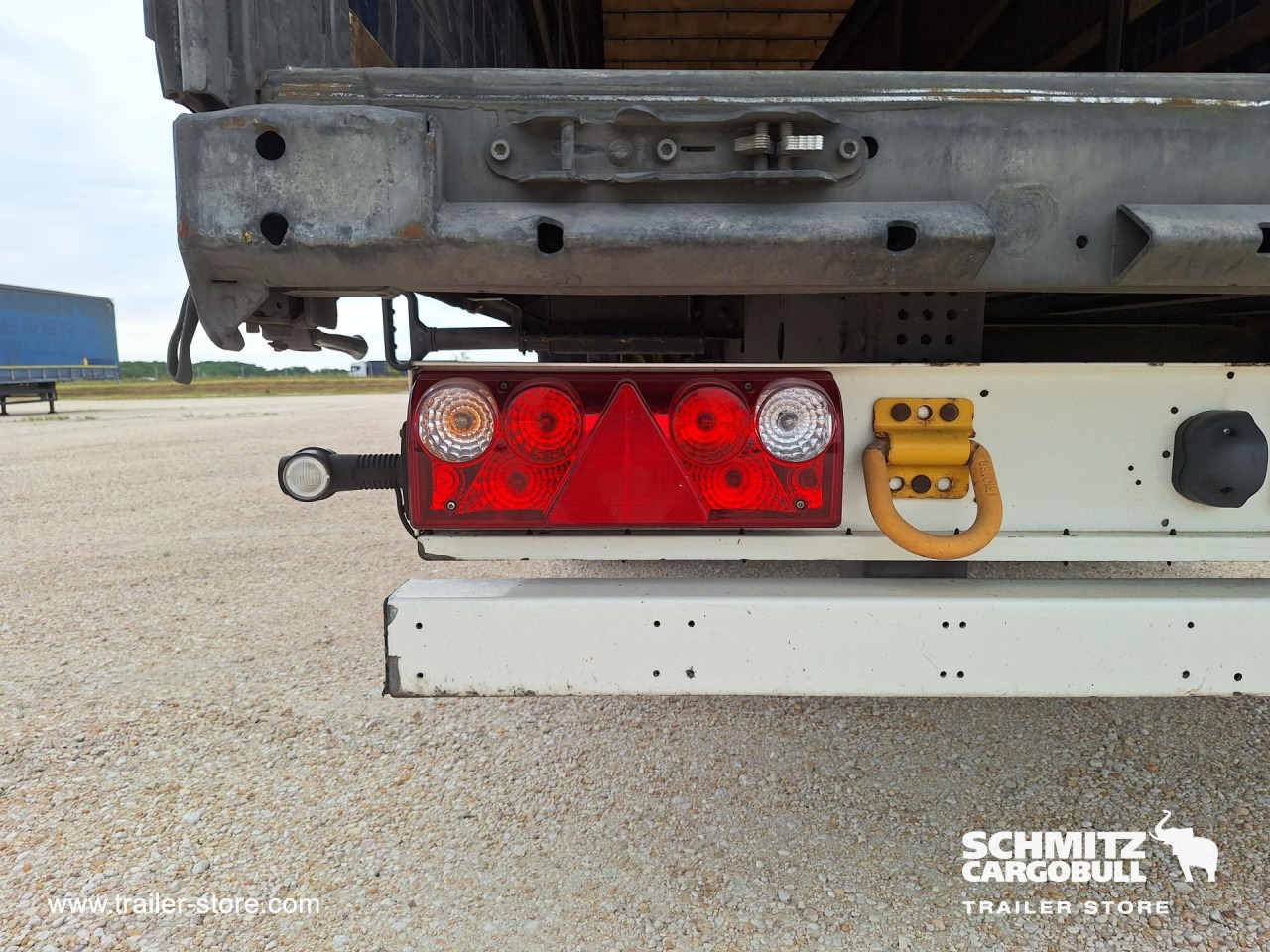 SCHMITZ Curtainsider Mega - Tenta puspiekabe: foto 4 SCHMITZ Curtainsider Mega - Tenta puspiekabe: foto 4