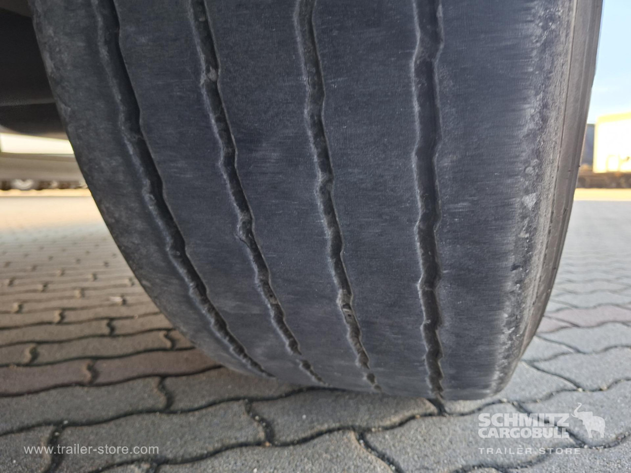 SCHMITZ Mélyhűtő koffer Multitemp - Puspiekabe izotermiskais: foto 3 SCHMITZ Mélyhűtő koffer Multitemp - Puspiekabe izotermiskais: foto 3