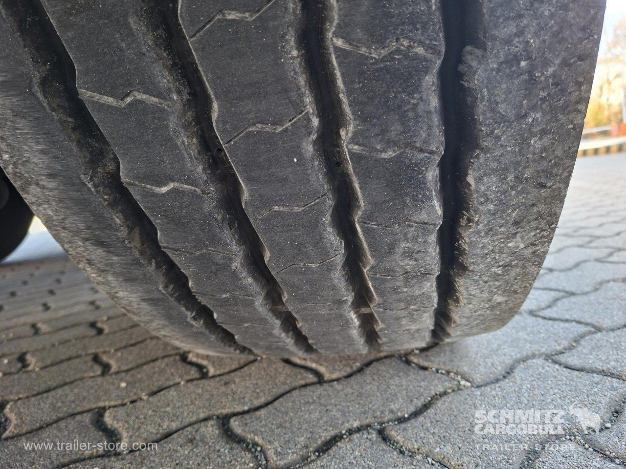 SCHMITZ Mélyhűtő koffer Multitemp - Puspiekabe izotermiskais: foto 2 SCHMITZ Mélyhűtő koffer Multitemp - Puspiekabe izotermiskais: foto 2