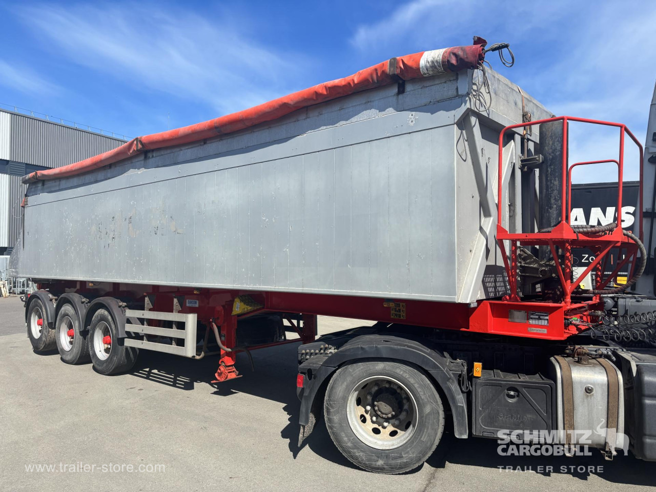 ANDERE Tipper Alu-square sided body 40m³ - Puspiekabe pašizgāzējs: foto 1 ANDERE Tipper Alu-square sided body 40m³ - Puspiekabe pašizgāzējs: foto 1