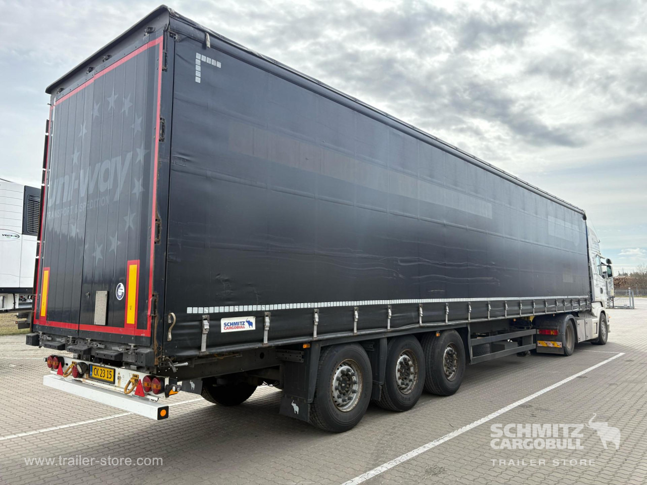 SCHMITZ Curtainsider Standard - Tenta puspiekabe: foto 1 SCHMITZ Curtainsider Standard - Tenta puspiekabe: foto 1