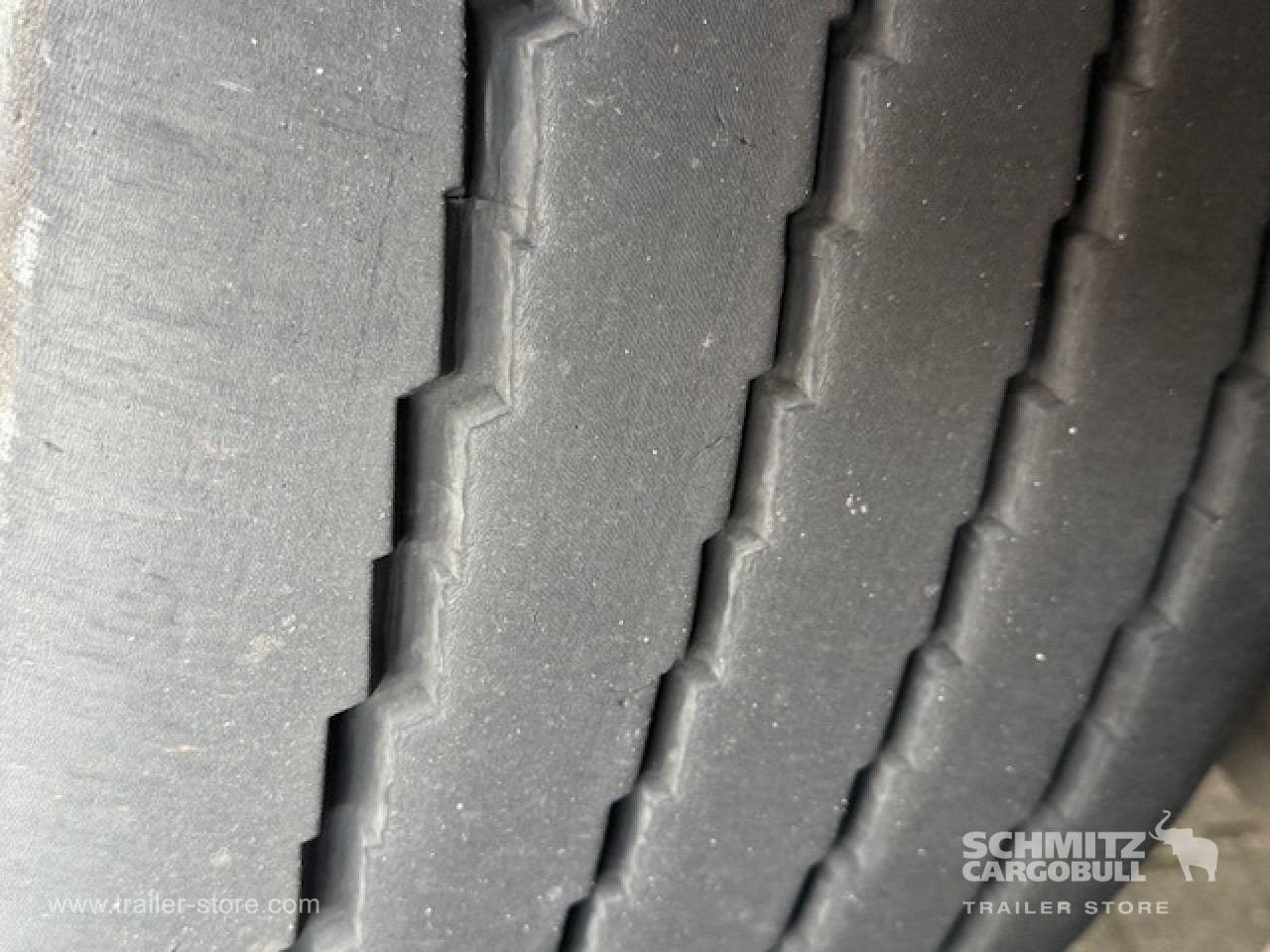 SCHMITZ Oplegger Kasten Standard - Puspiekabe slēgtā virsbūve: foto 5 SCHMITZ Oplegger Kasten Standard - Puspiekabe slēgtā virsbūve: foto 5