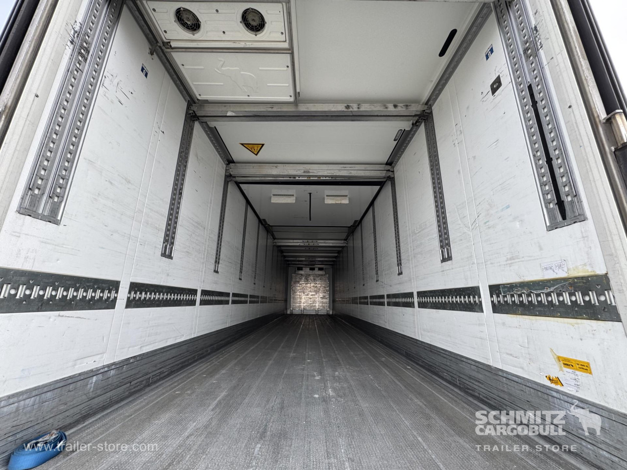 SCHMITZ Reefer Multitemp - Puspiekabe izotermiskais: foto 4 SCHMITZ Reefer Multitemp - Puspiekabe izotermiskais: foto 4