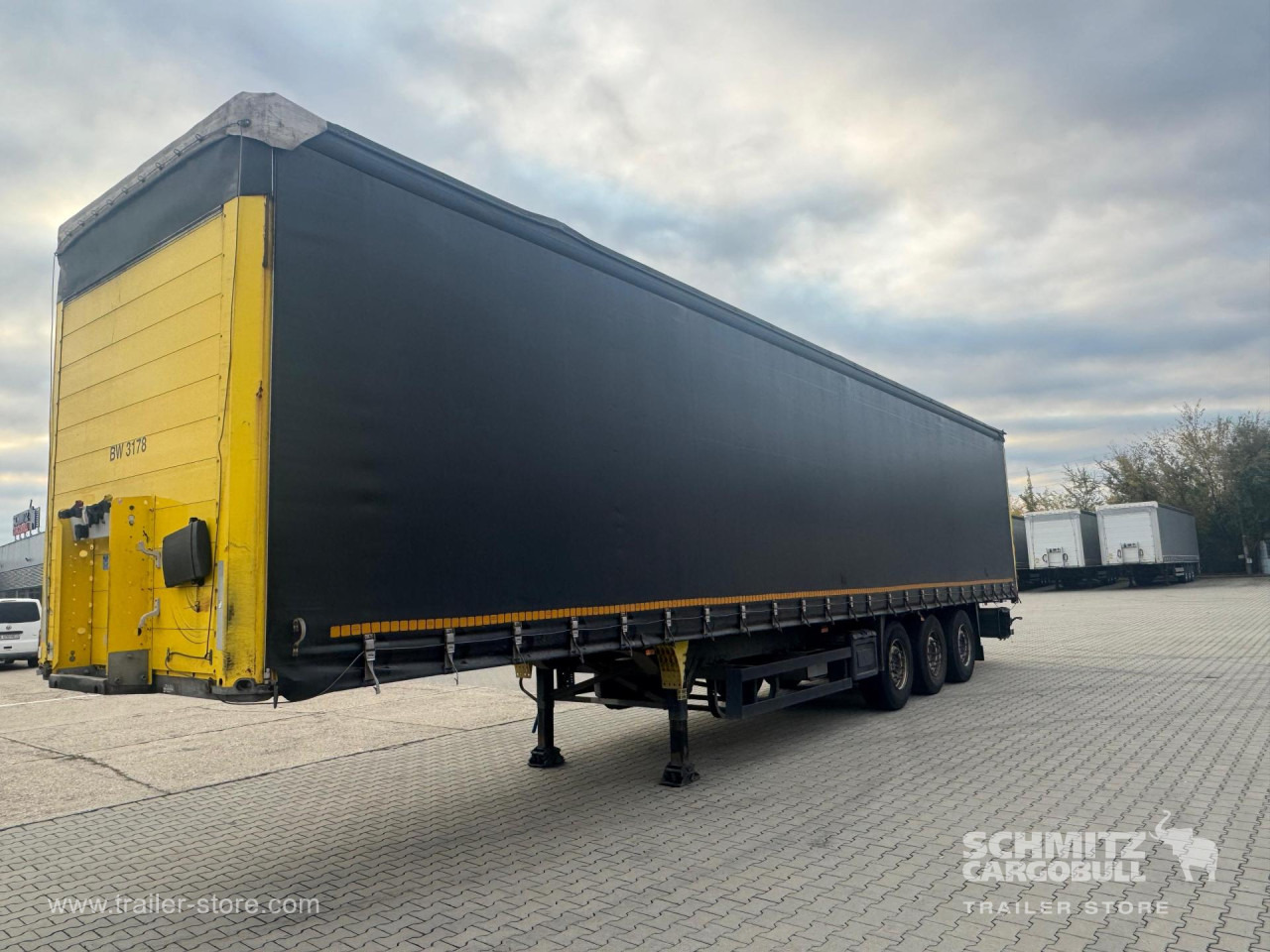 SCHMITZ Curtainsider Standard - Tenta puspiekabe: foto 4 SCHMITZ Curtainsider Standard - Tenta puspiekabe: foto 4