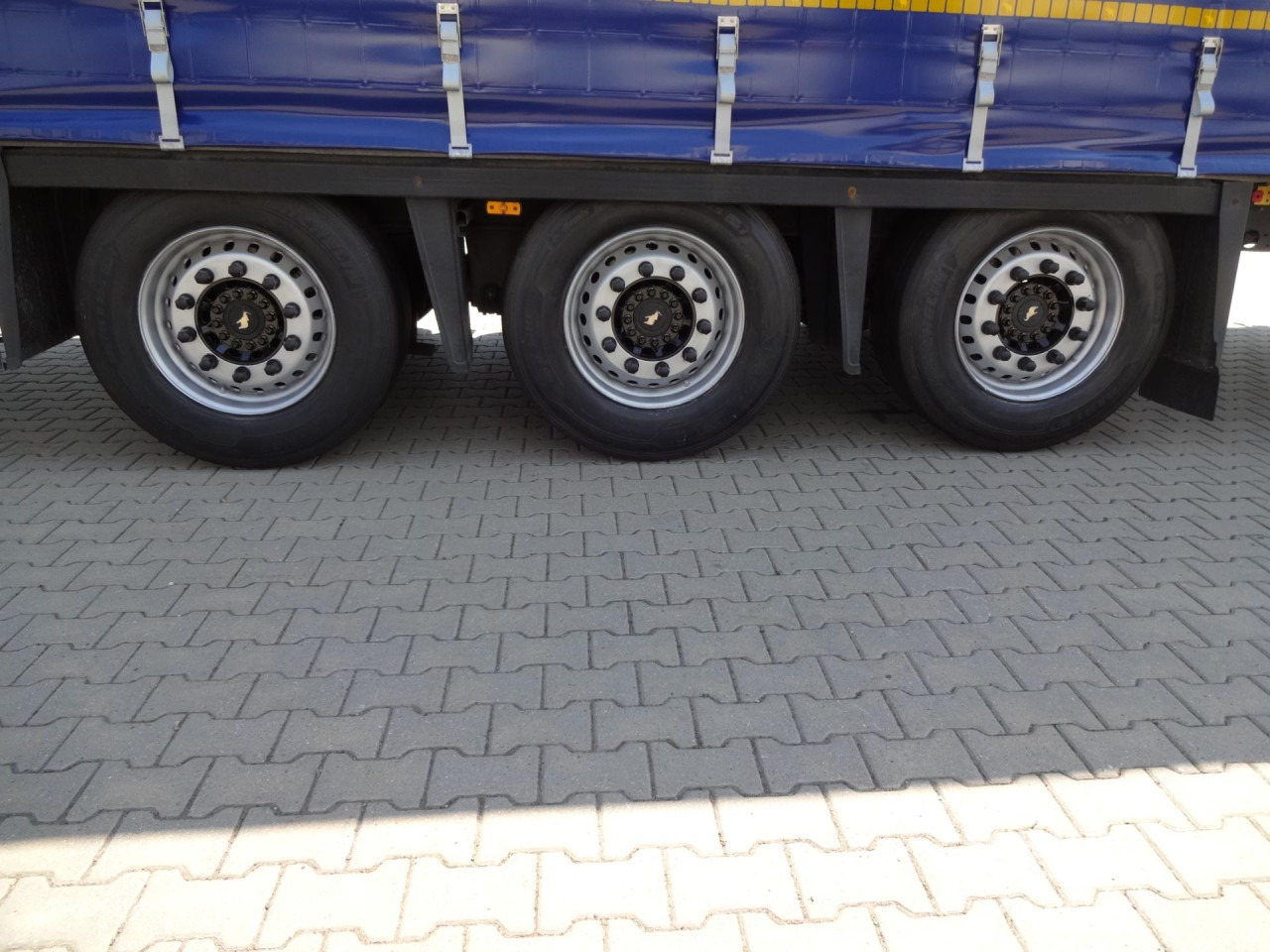 Tenta puspiekabe SCHMITZ Curtainsider Varios: foto 11
