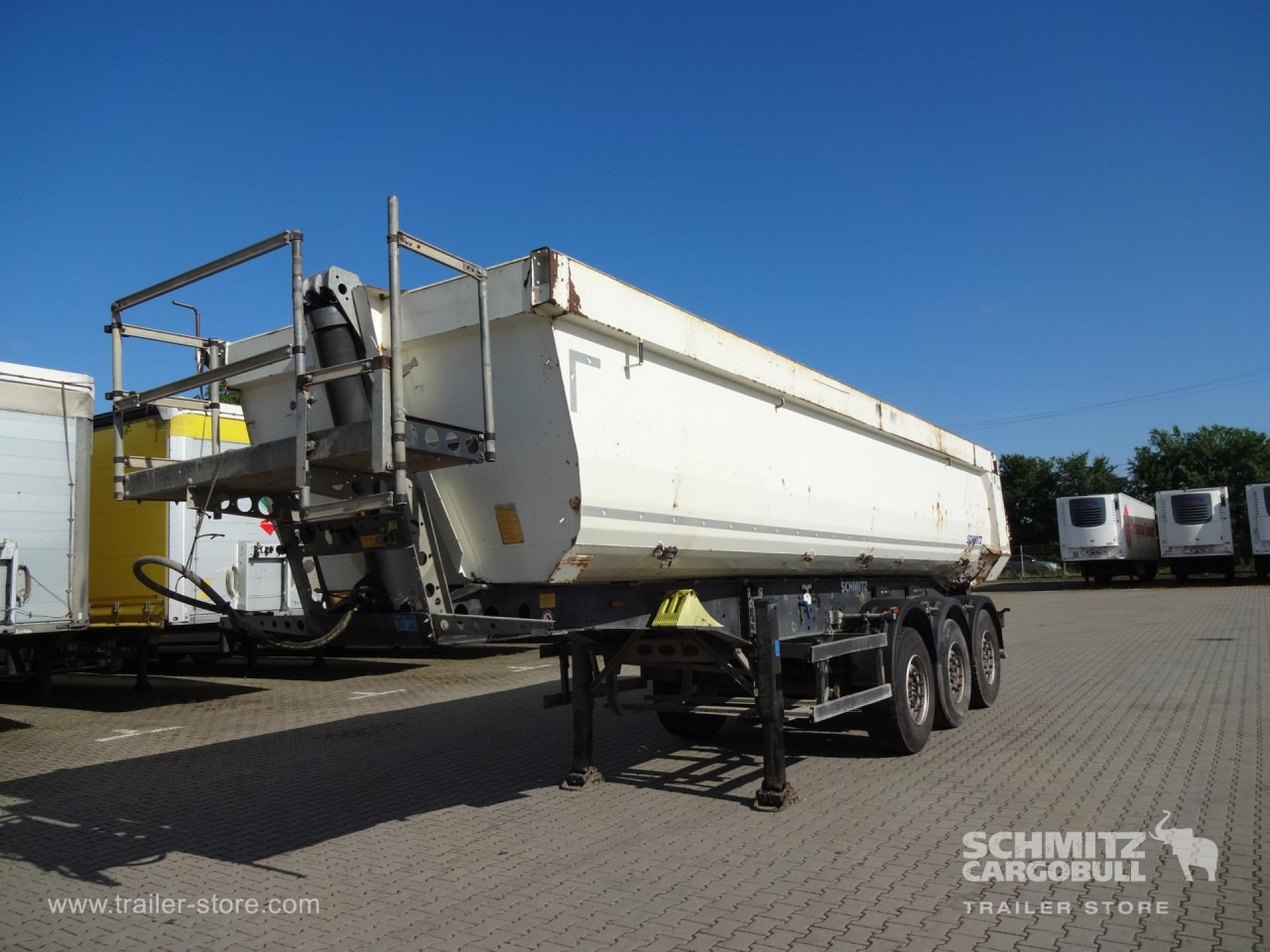 SCHMITZ Tipper Steel half pipe body 28m³ - Puspiekabe pašizgāzējs: foto 4 SCHMITZ Tipper Steel half pipe body 28m³ - Puspiekabe pašizgāzējs: foto 4