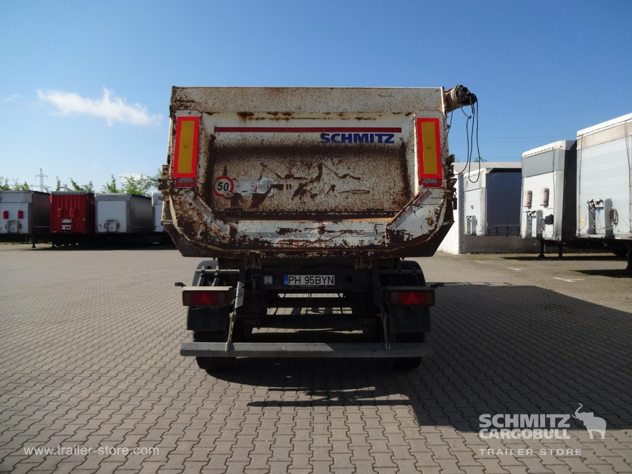 SCHMITZ Tipper Steel half pipe body 28m³ - Puspiekabe pašizgāzējs: foto 5 SCHMITZ Tipper Steel half pipe body 28m³ - Puspiekabe pašizgāzējs: foto 5