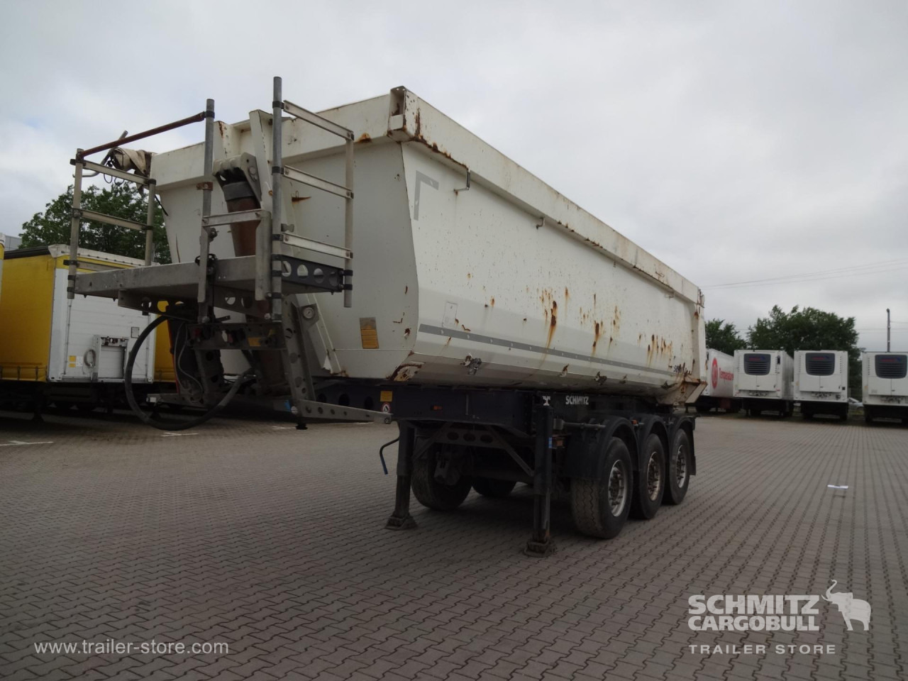 SCHMITZ Tipper Steel half pipe body 28m³ - Puspiekabe pašizgāzējs: foto 5 SCHMITZ Tipper Steel half pipe body 28m³ - Puspiekabe pašizgāzējs: foto 5