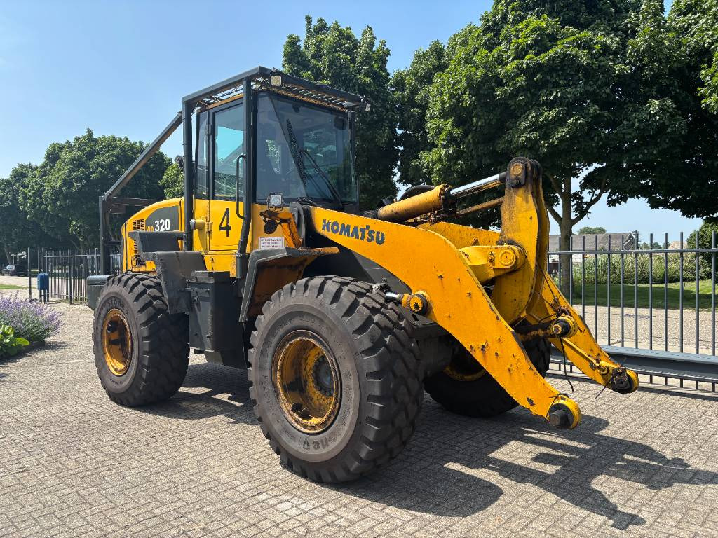 Komatsu WA 320-5 - Riteņu iekrāvējs: foto 5 Komatsu WA 320-5 - Riteņu iekrāvējs: foto 5