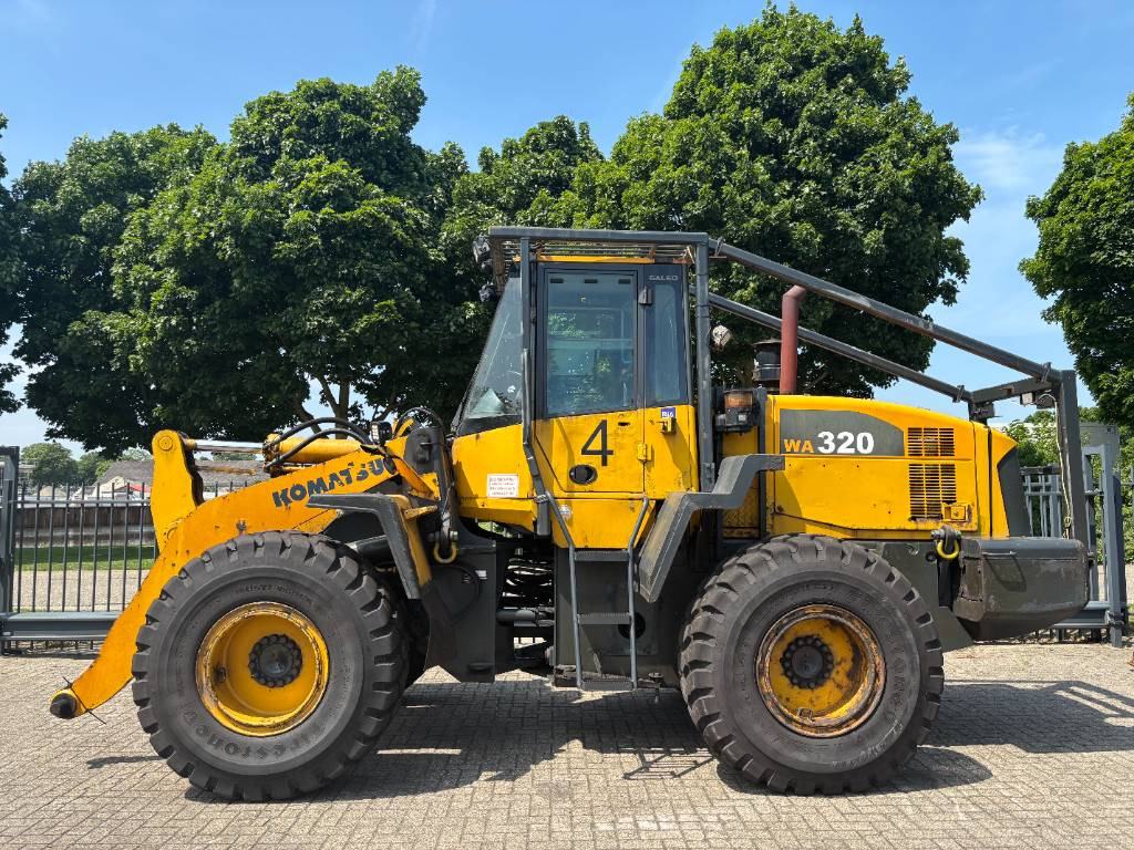 Komatsu WA 320-5 - Riteņu iekrāvējs: foto 1 Komatsu WA 320-5 - Riteņu iekrāvējs: foto 1