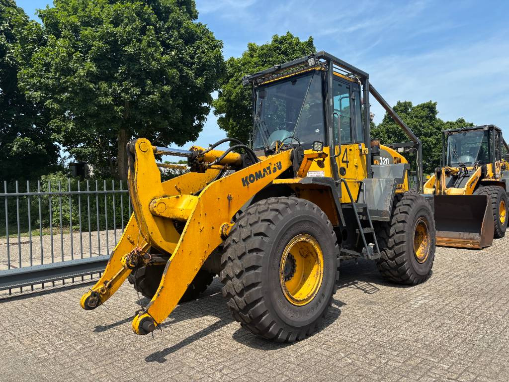 Komatsu WA 320-5 - Riteņu iekrāvējs: foto 2 Komatsu WA 320-5 - Riteņu iekrāvējs: foto 2