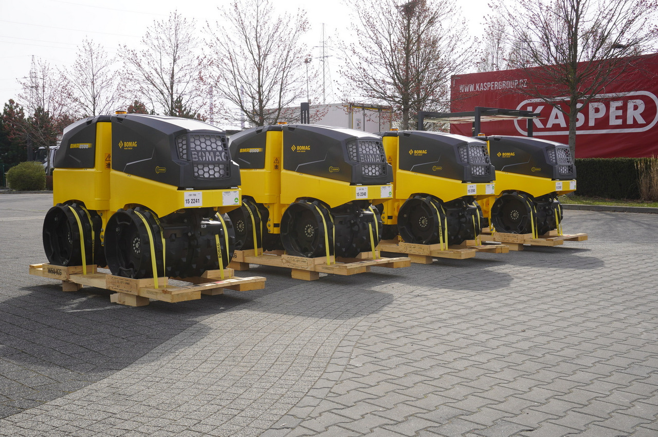 BOMAG BMP 8500 brand-new trench roller / Remote Control / 4 units - Mini-veltnis: foto 3 BOMAG BMP 8500 brand-new trench roller / Remote Control / 4 units - Mini-veltnis: foto 3