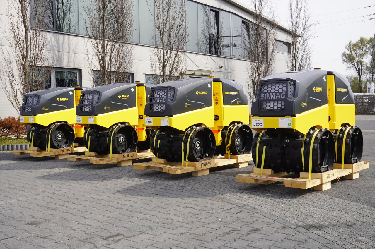 BOMAG BMP 8500 brand-new trench roller / Remote Control / 4 units - Ceļu veltnis: foto 1 BOMAG BMP 8500 brand-new trench roller / Remote Control / 4 units - Ceļu veltnis: foto 1