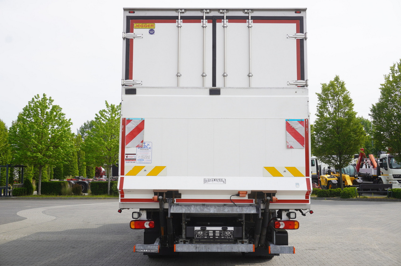 DAF LF 16.260 / Jegger Refrigerator / Carrier Supra 750 / DHOLLANDIA 1500 kg / Sleeper cab - Kravas automašīna refrižerators: foto 4 DAF LF 16.260 / Jegger Refrigerator / Carrier Supra 750 / DHOLLANDIA 1500 kg / Sleeper cab - Kravas automašīna refrižerators: foto 4