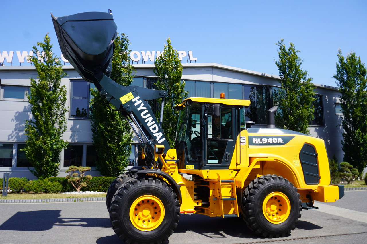 HYUNDAI HL940A articulated loader / year 2021 / weight 13.5t year of production 2021 - Riteņu iekrāvējs: foto 1 HYUNDAI HL940A articulated loader / year 2021 / weight 13.5t year of production 2021 - Riteņu iekrāvējs: foto 1