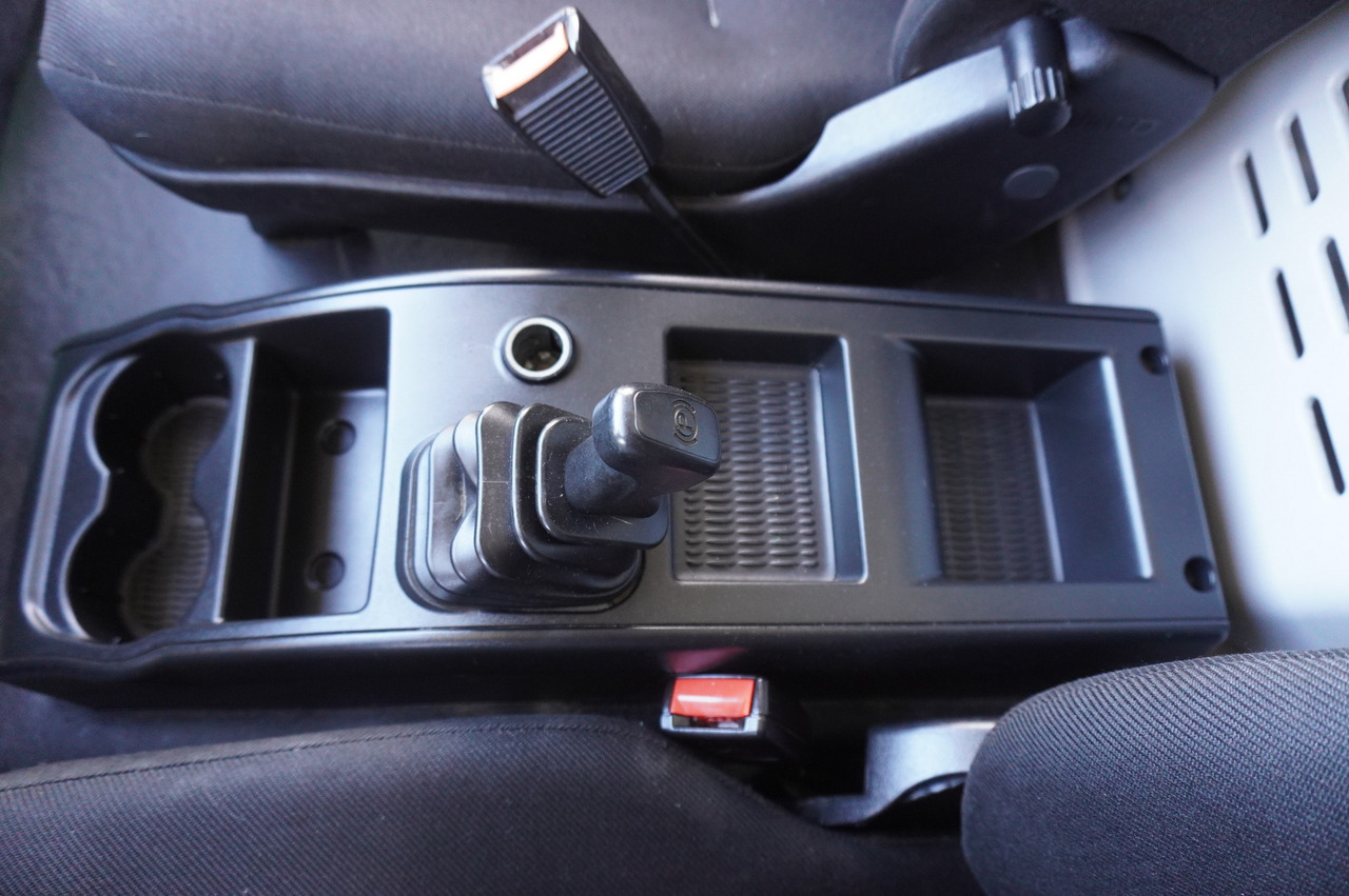 Kravas automašīna ar slēgto virsbūvi IVECO Eurocargo 120-190 / 160 thousand km !!! / Box 18 EPAL / Dhollandia lift 1500 kg: foto 13