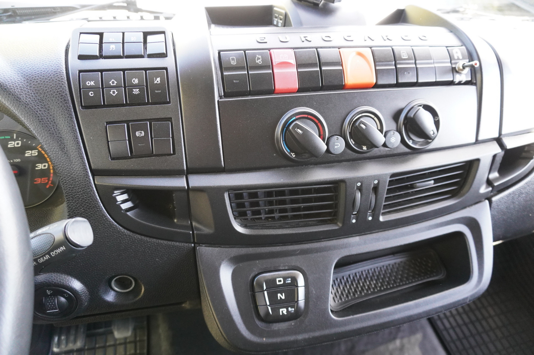 IVECO Eurocargo 140e19 4×2 E6 Glob / ADR / frame 8,1m līzingu IVECO Eurocargo 140e19 4×2 E6 Glob / ADR / frame 8,1m: foto 16 IVECO Eurocargo 140e19 4×2 E6 Glob / ADR / frame 8,1m līzingu IVECO Eurocargo 140e19 4×2 E6 Glob / ADR / frame 8,1m: foto 16