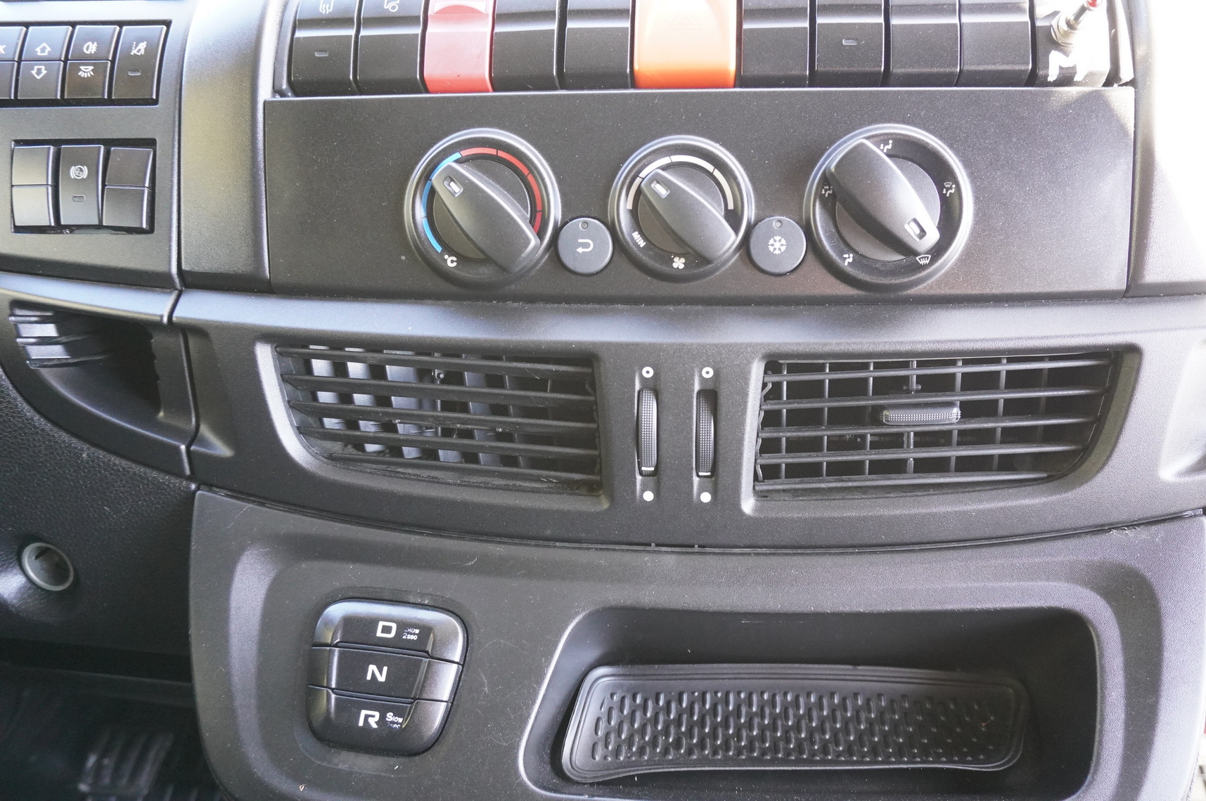 IVECO Eurocargo 140e19 4×2 E6 Glob / ADR / frame 8,1m līzingu IVECO Eurocargo 140e19 4×2 E6 Glob / ADR / frame 8,1m: foto 19 IVECO Eurocargo 140e19 4×2 E6 Glob / ADR / frame 8,1m līzingu IVECO Eurocargo 140e19 4×2 E6 Glob / ADR / frame 8,1m: foto 19