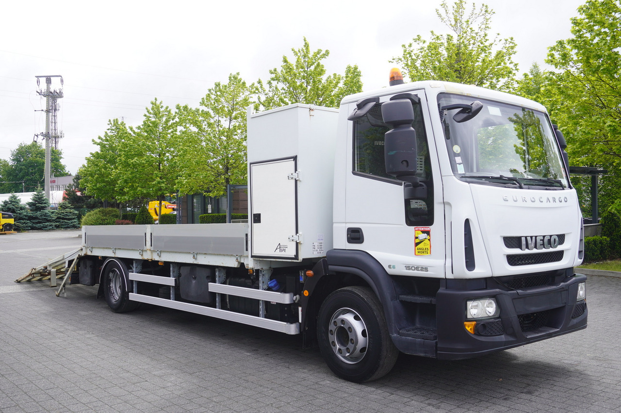 IVECO Eurocargo 150 E25 / 90 tho. km !!! / Tow truck - Autovedējs: foto 2 IVECO Eurocargo 150 E25 / 90 tho. km !!! / Tow truck - Autovedējs: foto 2