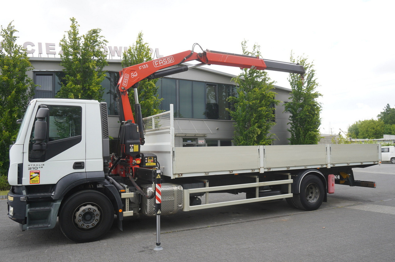 IVECO STRALIS 19.310 E6 / Flatbed 19 EPAL / FASSI F135 / 225 MTH! / 5.7 T - Bortu kravas automašīna/ Platforma, Kravas auto ar manipulatoru: foto 4 IVECO STRALIS 19.310 E6 / Flatbed 19 EPAL / FASSI F135 / 225 MTH! / 5.7 T - Bortu kravas automašīna/ Platforma, Kravas auto ar manipulatoru: foto 4