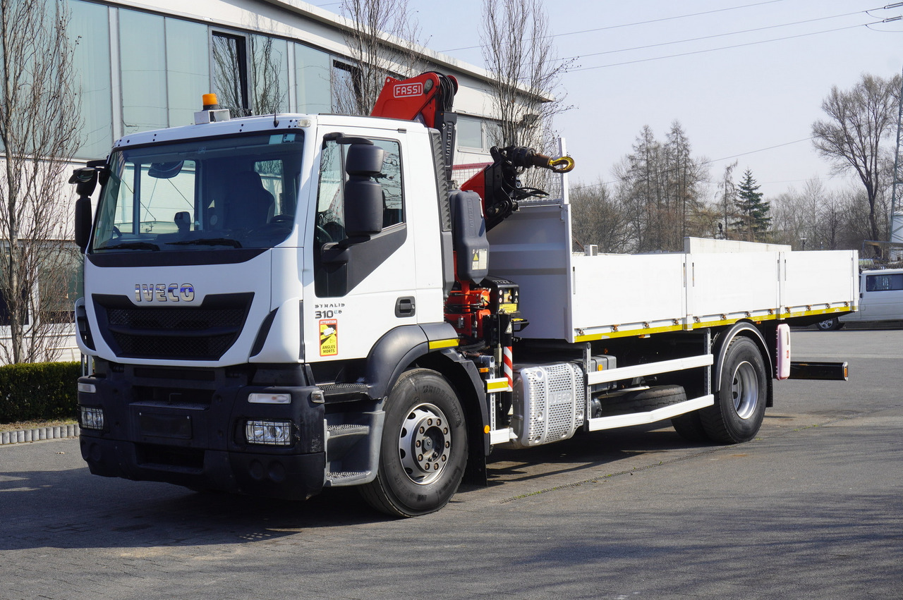 IVECO STRALIS 310 E6 / HDS FASSI 155 6.2 T / 250 thousand km - Kravas auto ar manipulatoru: foto 2 IVECO STRALIS 310 E6 / HDS FASSI 155 6.2 T / 250 thousand km - Kravas auto ar manipulatoru: foto 2