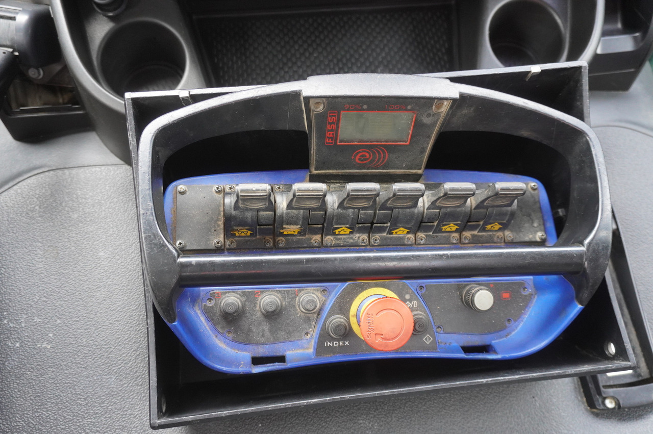 Kravas auto ar manipulatoru IVECO STRALIS 330 E6 / FASSI 195A 8.5 T / 3-side tipper: foto 12 Kravas auto ar manipulatoru IVECO STRALIS 330 E6 / FASSI 195A 8.5 T / 3-side tipper: foto 12