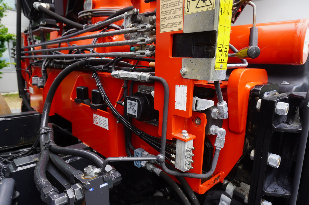 Kravas auto ar manipulatoru IVECO STRALIS 330 E6 / FASSI 195A 8.5 T / 3-side tipper: foto 11 Kravas auto ar manipulatoru IVECO STRALIS 330 E6 / FASSI 195A 8.5 T / 3-side tipper: foto 11