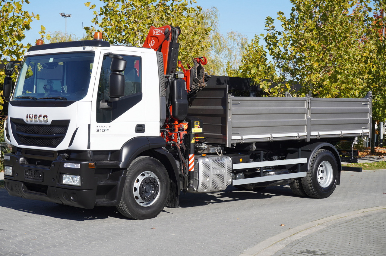 IVECO Stralis 310 E6 / NEW 3-sided tipper / Fassi F135 crane with remote control - Kravas auto ar manipulatoru: foto 3 IVECO Stralis 310 E6 / NEW 3-sided tipper / Fassi F135 crane with remote control - Kravas auto ar manipulatoru: foto 3