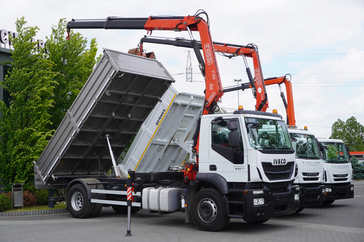 IVECO Stralis 310 E6 / NEW 3-sided tipper / Fassi F135 crane with remote control - Kravas automašīna pašizgāzējs, Kravas auto ar manipulatoru: foto 2 IVECO Stralis 310 E6 / NEW 3-sided tipper / Fassi F135 crane with remote control - Kravas automašīna pašizgāzējs, Kravas auto ar manipulatoru: foto 2