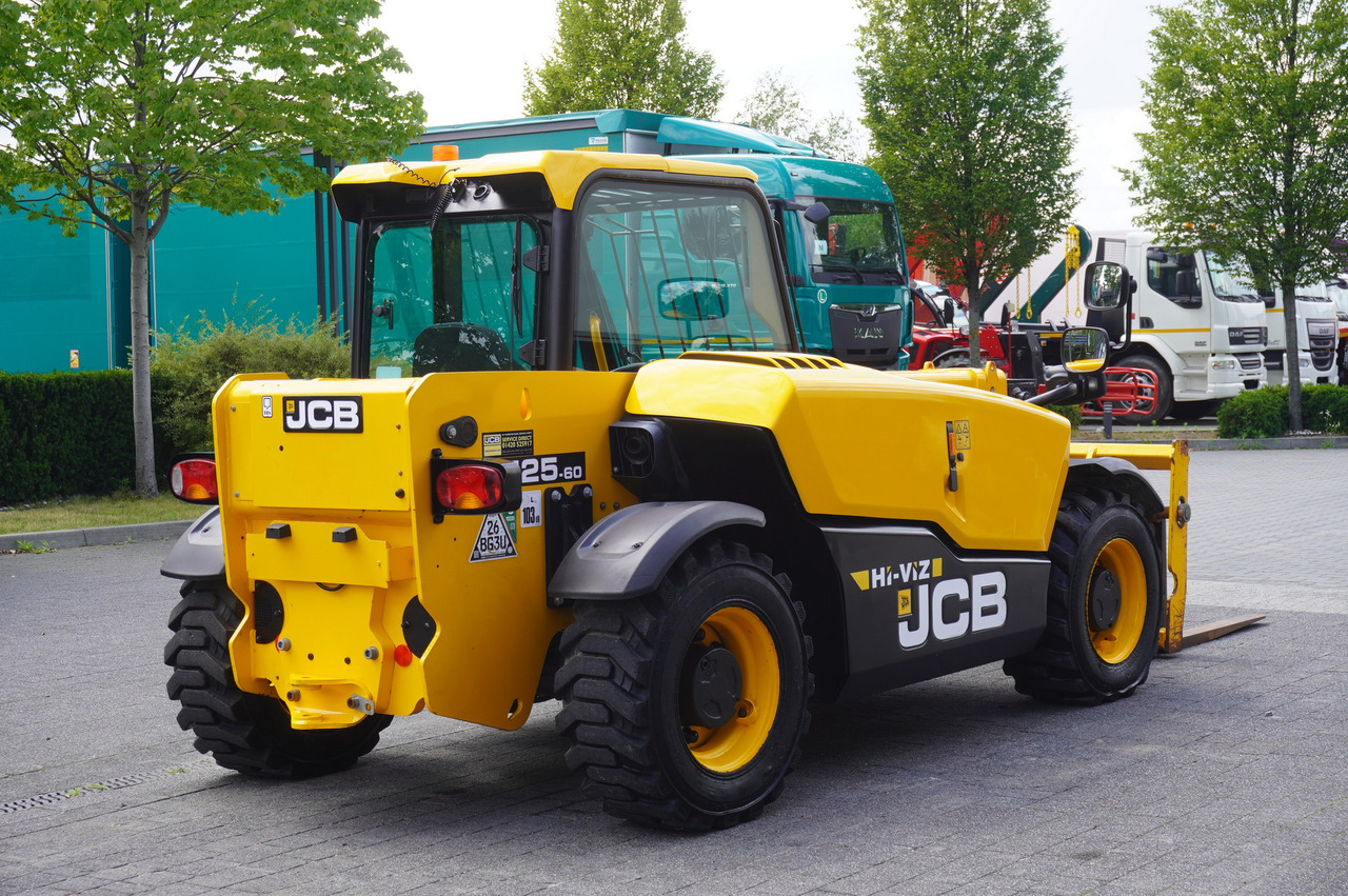 JCB 525-60T5 / 2022 / 860 MTH! / 2.5 T / Reach 6 m / joystick - Teleskopiskais iekrāvējs: foto 5 JCB 525-60T5 / 2022 / 860 MTH! / 2.5 T / Reach 6 m / joystick - Teleskopiskais iekrāvējs: foto 5