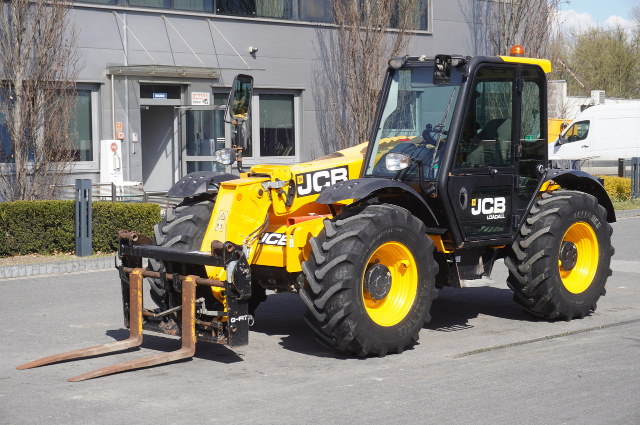 JCB 526-56 AGRI Plus / 5.6 m telescopic loader / joystick - Teleskopiskais riteņu iekrāvējs: foto 3 JCB 526-56 AGRI Plus / 5.6 m telescopic loader / joystick - Teleskopiskais riteņu iekrāvējs: foto 3