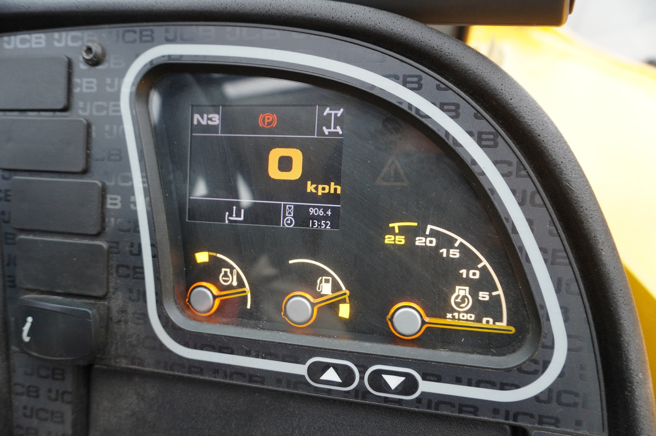 JCB 531-70 / 900 MTH telescopic charger! / 3.1 T / 7 M - Teleskopiskais riteņu iekrāvējs: foto 2 JCB 531-70 / 900 MTH telescopic charger! / 3.1 T / 7 M - Teleskopiskais riteņu iekrāvējs: foto 2