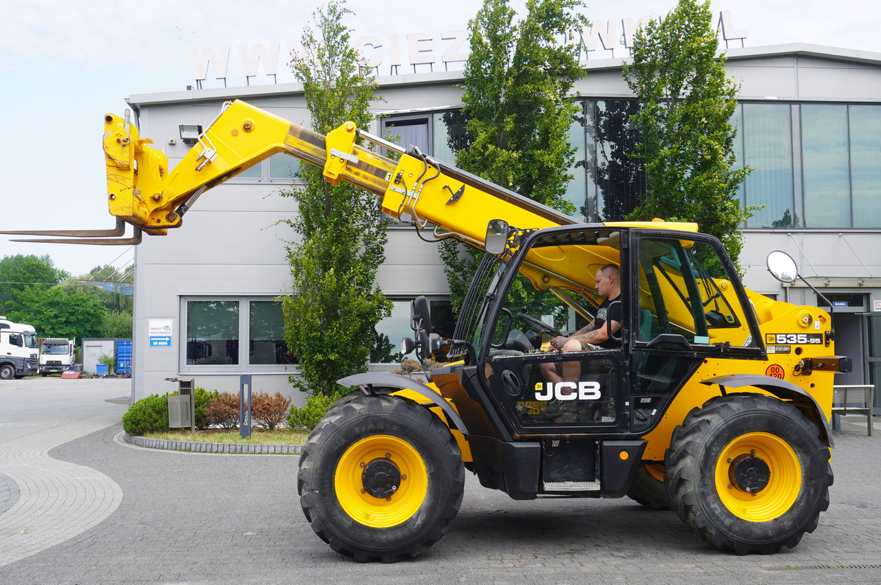 JCB 535-95 / 3.5 T / range 9.5 m / joystick / 2021 - Teleskopiskais riteņu iekrāvējs: foto 2 JCB 535-95 / 3.5 T / range 9.5 m / joystick / 2021 - Teleskopiskais riteņu iekrāvējs: foto 2