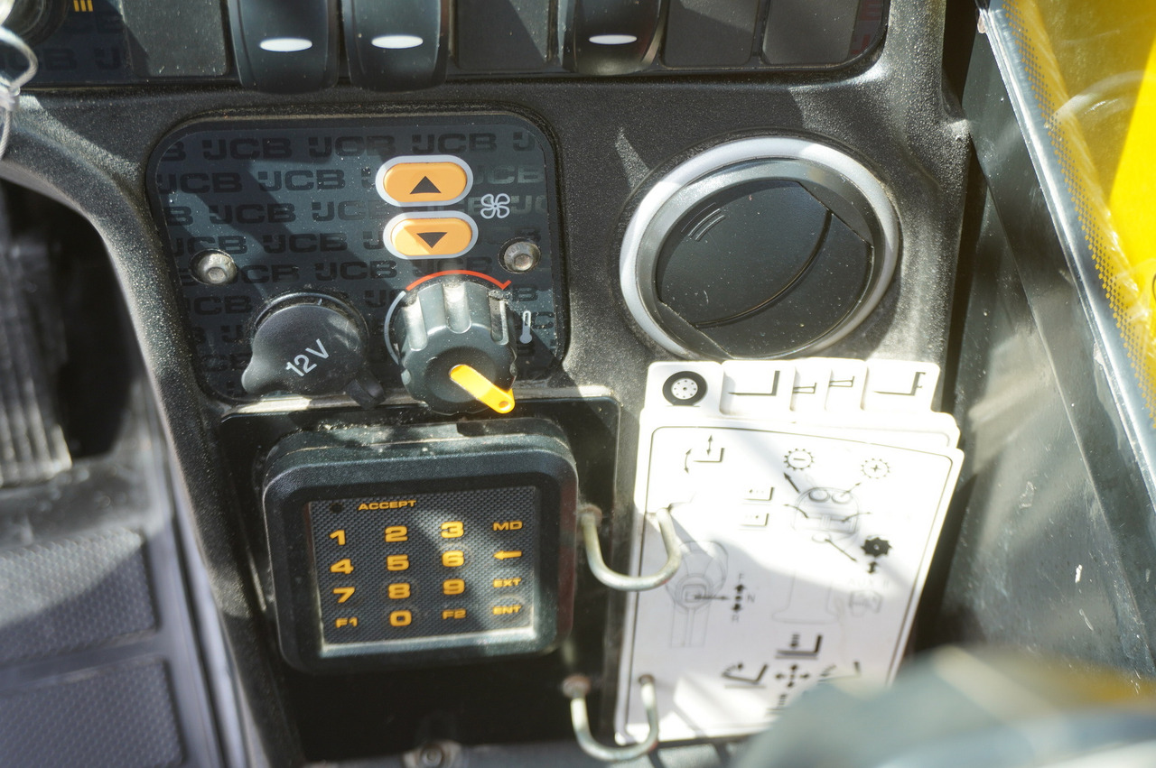 Teleskopiskais riteņu iekrāvējs JCB 540-170 Telescopic Loader / 17m / joystick: foto 31