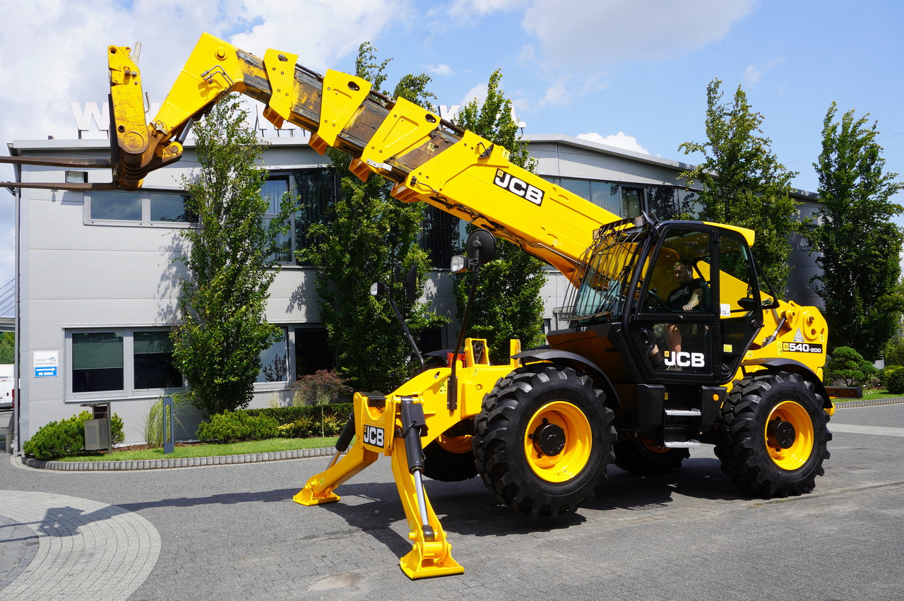 JCB 540-200 Telescopic Loader / 20 m reach / joystick / 2 units - Teleskopiskais riteņu iekrāvējs: foto 3 JCB 540-200 Telescopic Loader / 20 m reach / joystick / 2 units - Teleskopiskais riteņu iekrāvējs: foto 3