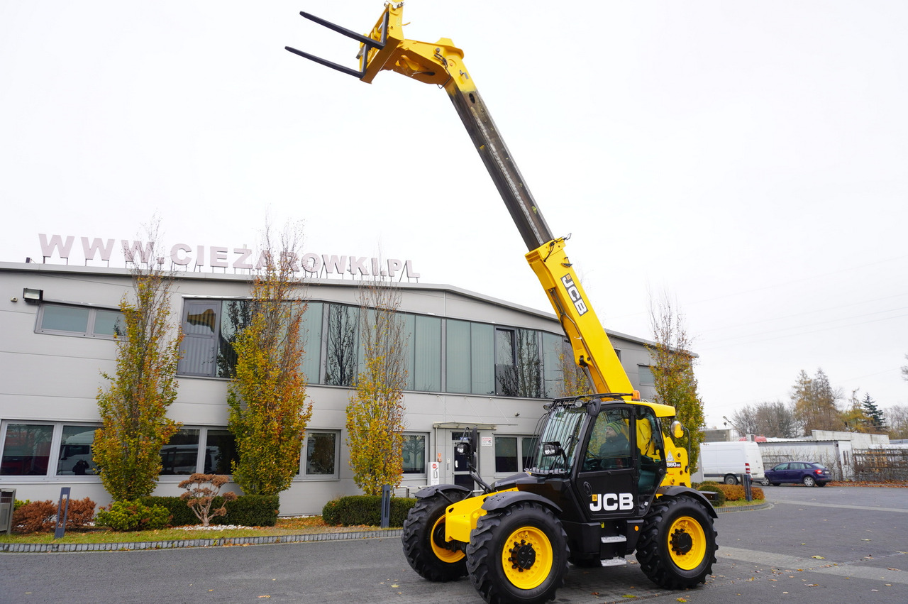 JCB 560-80 / 6 ton lifting capacity / power 146 HP - Riteņu iekrāvējs: foto 1 JCB 560-80 / 6 ton lifting capacity / power 146 HP - Riteņu iekrāvējs: foto 1