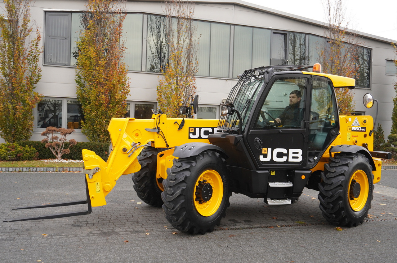 JCB 560-80 / 6 ton lifting capacity / power 146 HP - Teleskopiskais riteņu iekrāvējs: foto 5 JCB 560-80 / 6 ton lifting capacity / power 146 HP - Teleskopiskais riteņu iekrāvējs: foto 5