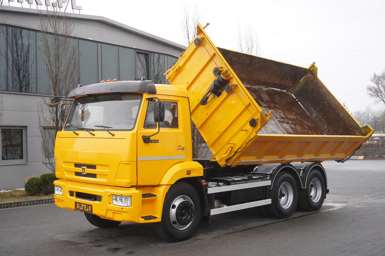 KAMAZ T2530 E5 6×4 / 3-sided tipper - Kravas automašīna pašizgāzējs, Kravas auto ar manipulatoru: foto 2 KAMAZ T2530 E5 6×4 / 3-sided tipper - Kravas automašīna pašizgāzējs, Kravas auto ar manipulatoru: foto 2